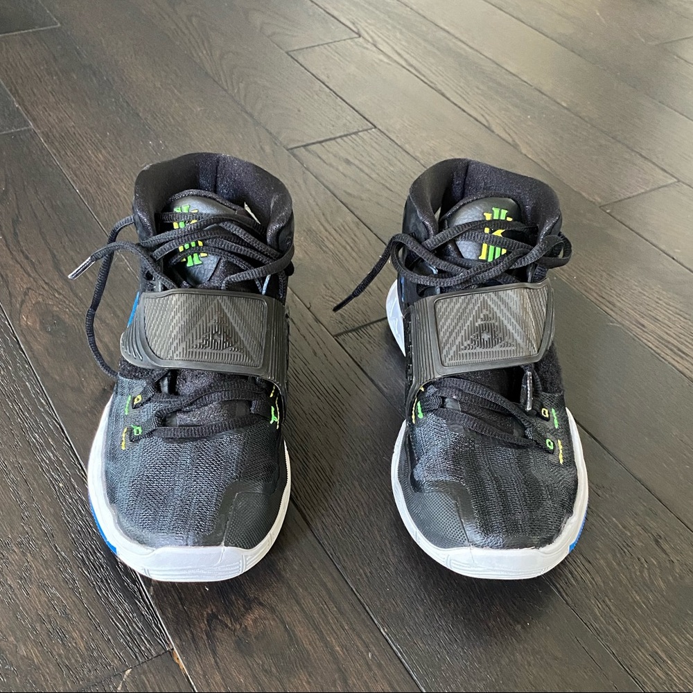 Kyrie’s Boys Basketball Shoes